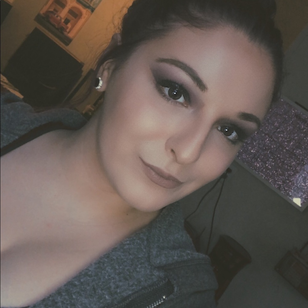 Meet your Posher, Anna